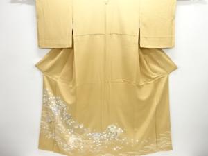 雪輪に草花模様刺繍一つ紋色留袖